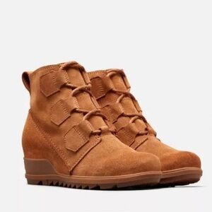 NWT Sorel Evie Hidden Wedge Lace-up Suede Waterproof Bootie in Cognac Tan Size 7